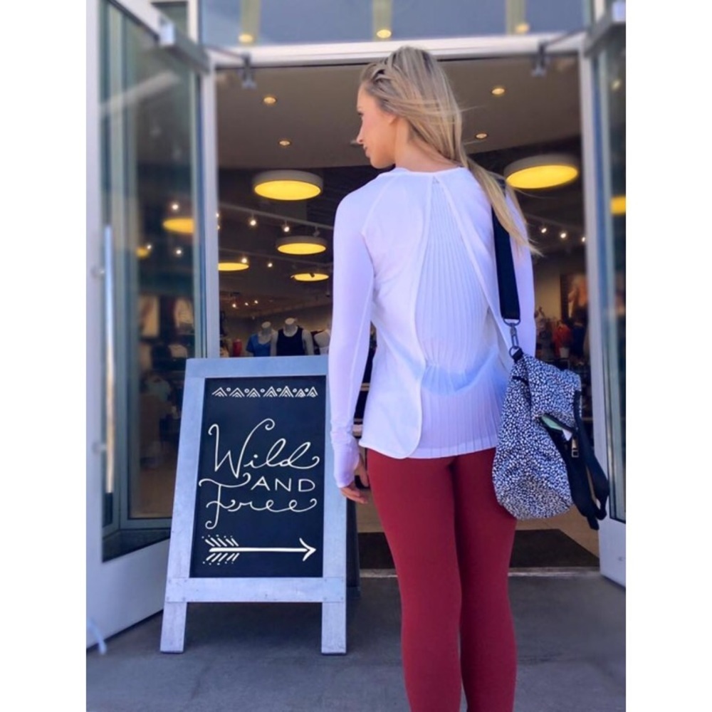 Lululemon💕making moves💕long sleeve pleated top - Picture 1 of 7